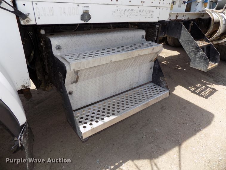 image for item DG2615 2005 Kenworth W900  ready mix or pump truck