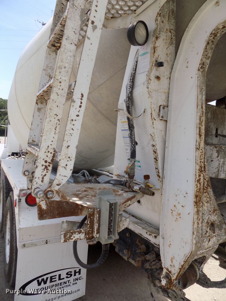 image for item DG2615 2005 Kenworth W900  ready mix or pump truck