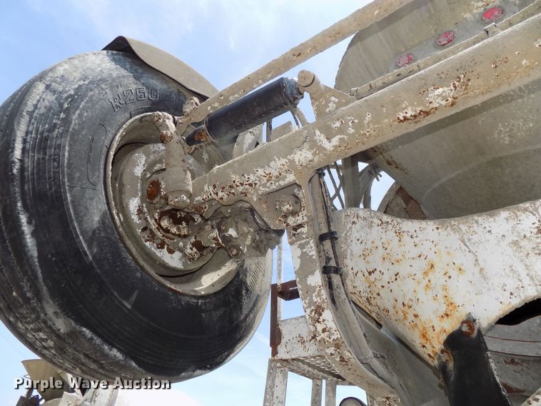 image for item DG2615 2005 Kenworth W900  ready mix or pump truck