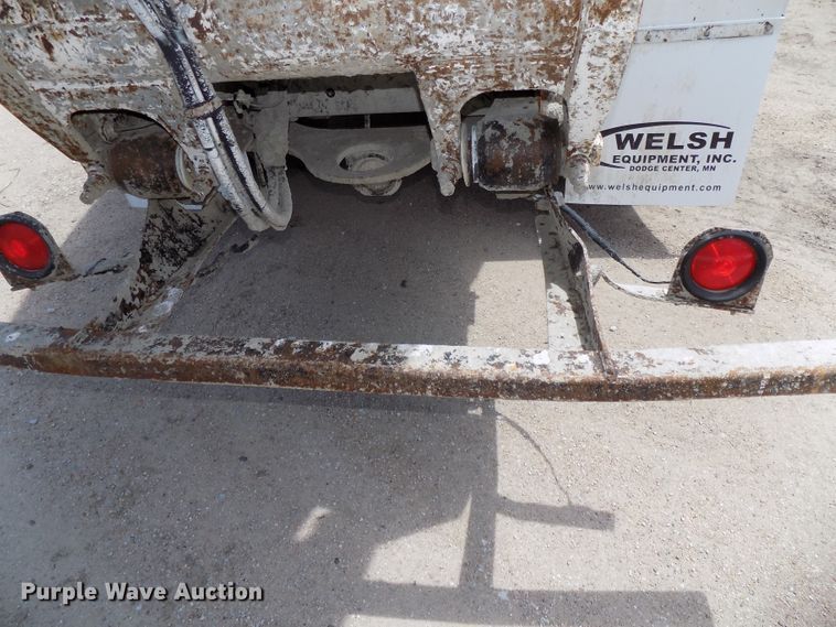 image for item DG2615 2005 Kenworth W900  ready mix or pump truck