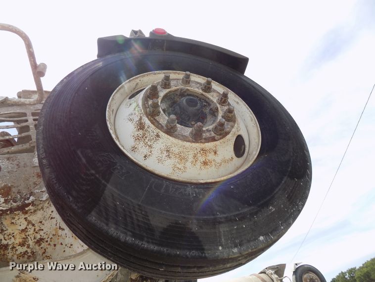 image for item DG2615 2005 Kenworth W900  ready mix or pump truck