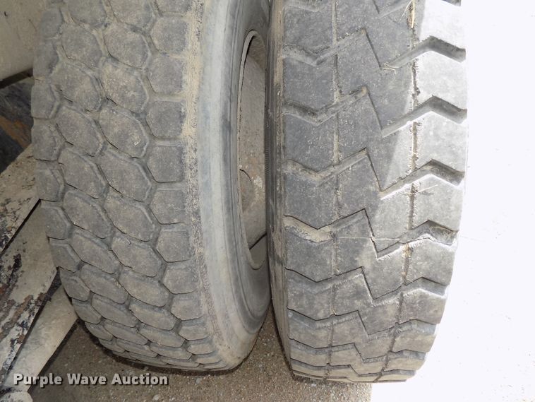 image for item DG2615 2005 Kenworth W900  ready mix or pump truck