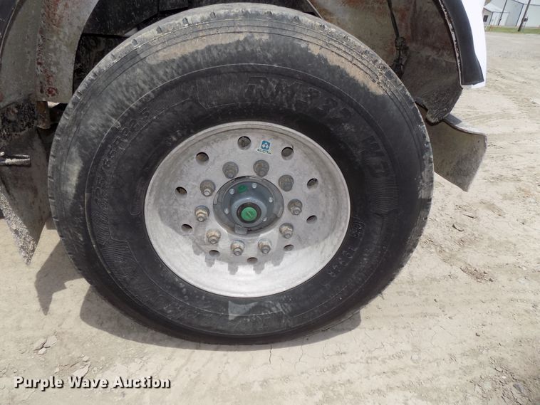 image for item DG2615 2005 Kenworth W900  ready mix or pump truck