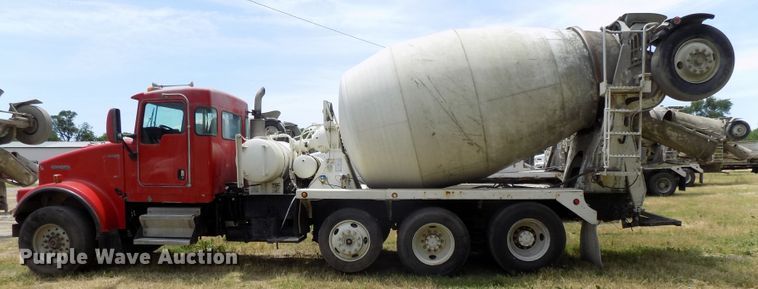 image for item DG2616 2003 Kenworth W900  ready mix truck