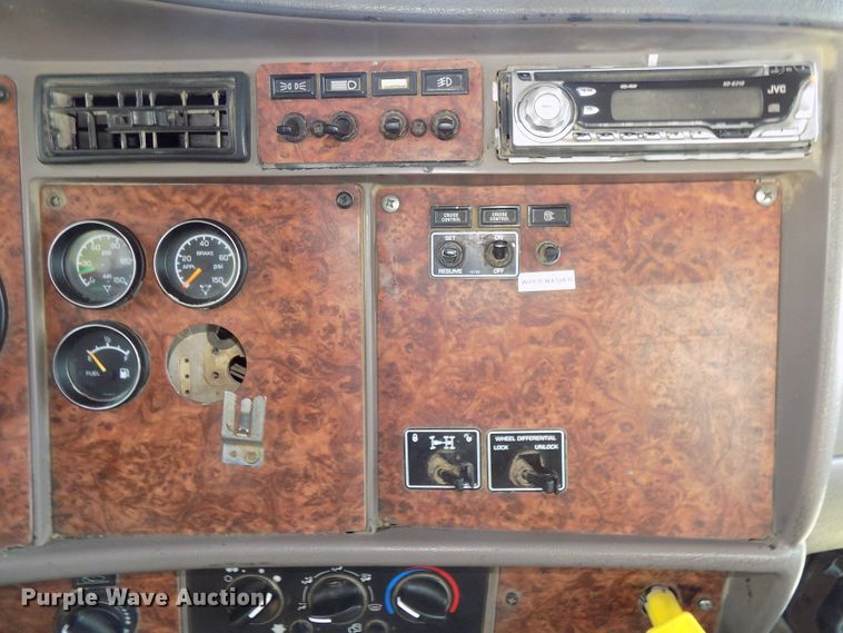 image for item DG2616 2003 Kenworth W900  ready mix truck