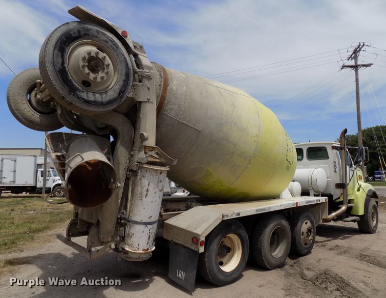 image for item DG2617 2005 Sterling L-Line  ready mix truck