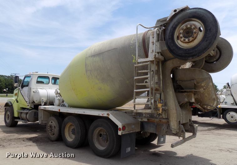image for item DG2617 2005 Sterling L-Line  ready mix truck