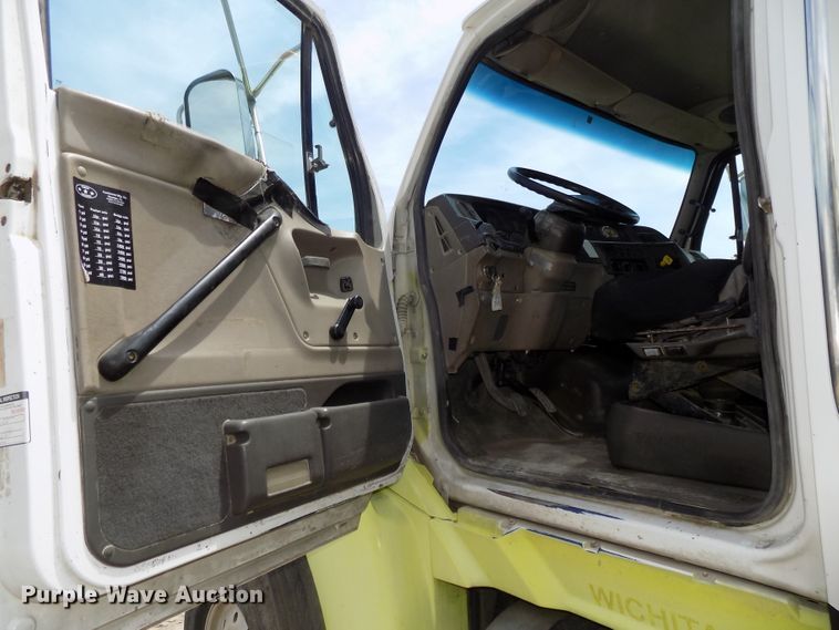 image for item DG2617 2005 Sterling L-Line  ready mix truck