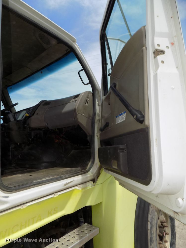 image for item DG2617 2005 Sterling L-Line  ready mix truck