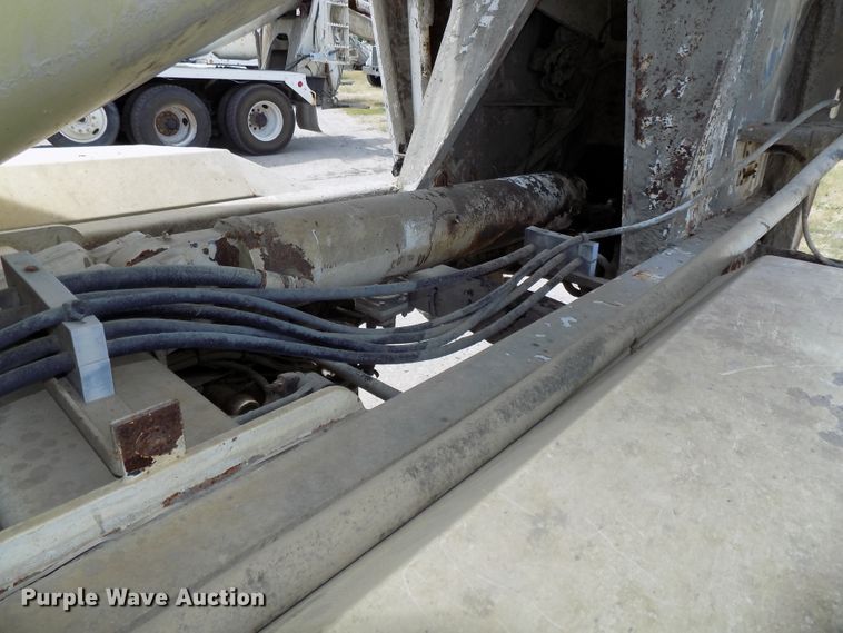 image for item DG2617 2005 Sterling L-Line  ready mix truck