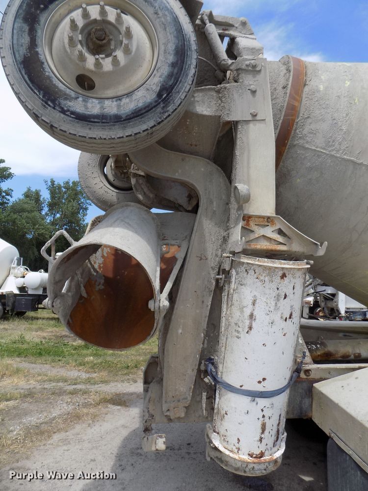 image for item DG2617 2005 Sterling L-Line  ready mix truck