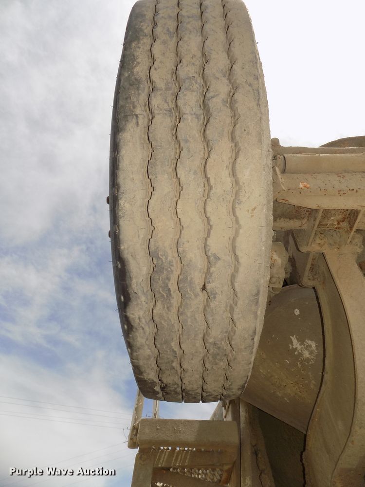 image for item DG2617 2005 Sterling L-Line  ready mix truck