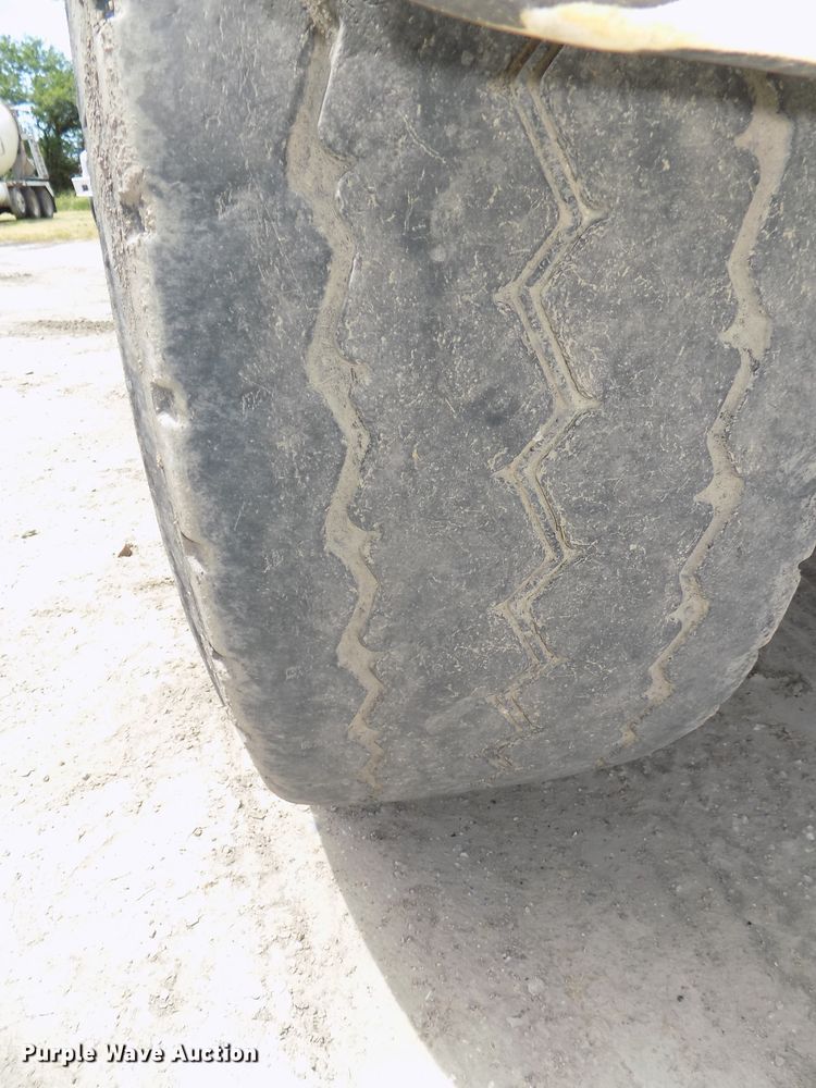 image for item DG2617 2005 Sterling L-Line  ready mix truck