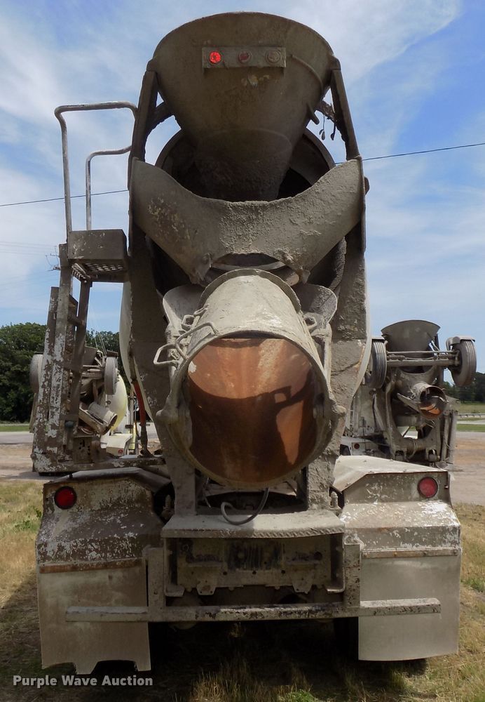 image for item DG2618 1995 International Paystar 5000  ready mix truck