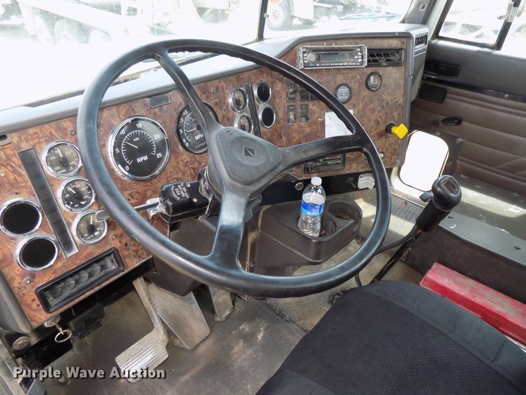 image for item DG2618 1995 International Paystar 5000  ready mix truck