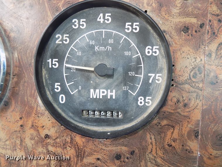 image for item DG2618 1995 International Paystar 5000  ready mix truck