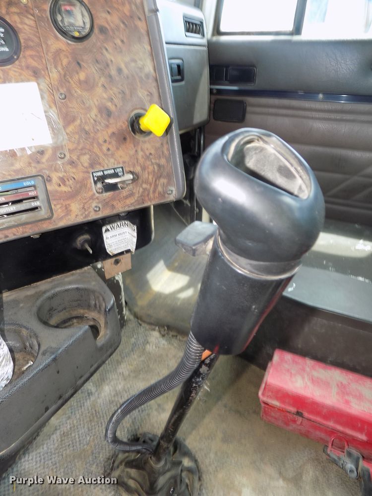 image for item DG2618 1995 International Paystar 5000  ready mix truck