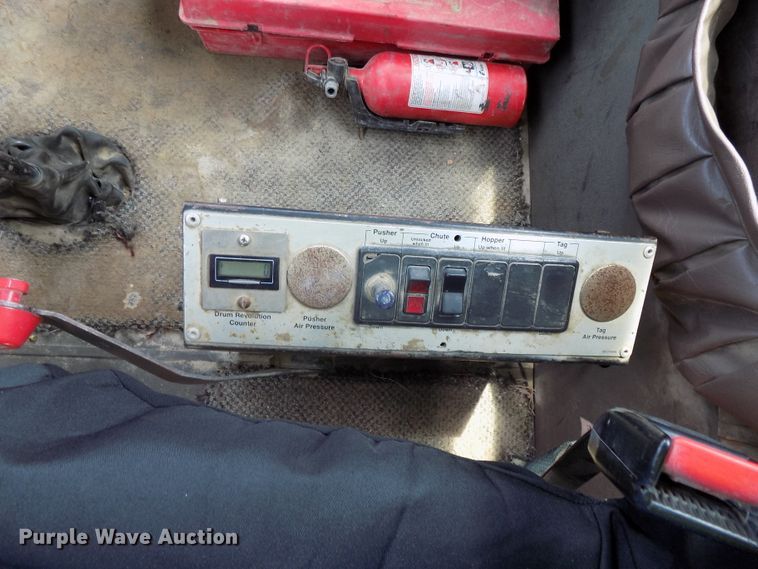 image for item DG2618 1995 International Paystar 5000  ready mix truck