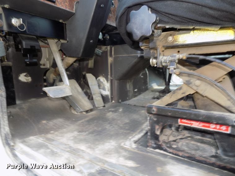 image for item DG2618 1995 International Paystar 5000  ready mix truck