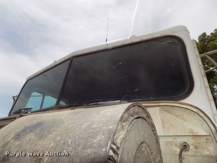 image for item DG2618 1995 International Paystar 5000  ready mix truck