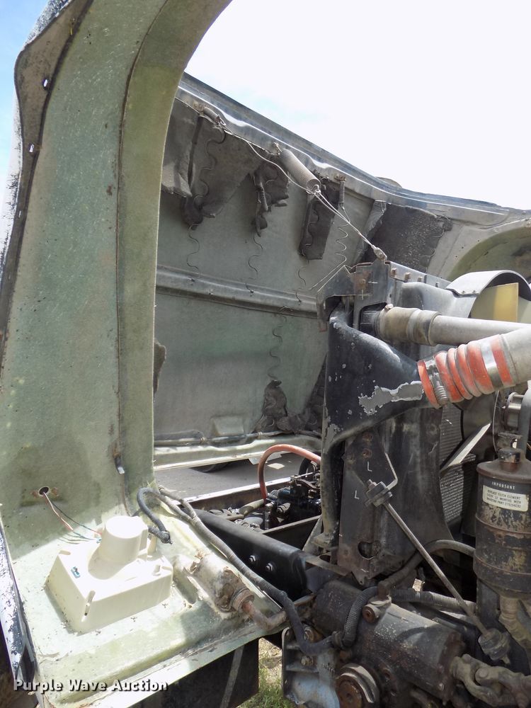 image for item DG2618 1995 International Paystar 5000  ready mix truck