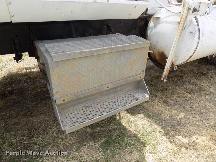 image for item DG2618 1995 International Paystar 5000  ready mix truck