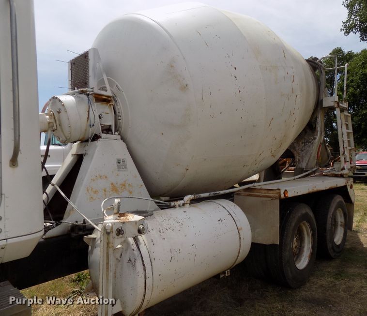 image for item DG2618 1995 International Paystar 5000  ready mix truck