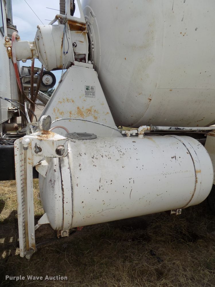 image for item DG2618 1995 International Paystar 5000  ready mix truck