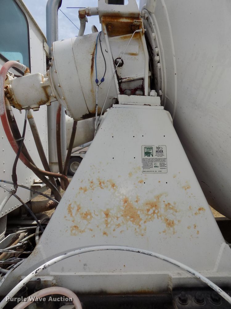 image for item DG2618 1995 International Paystar 5000  ready mix truck