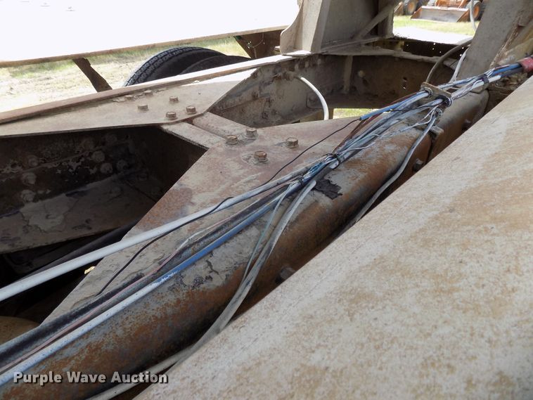 image for item DG2618 1995 International Paystar 5000  ready mix truck