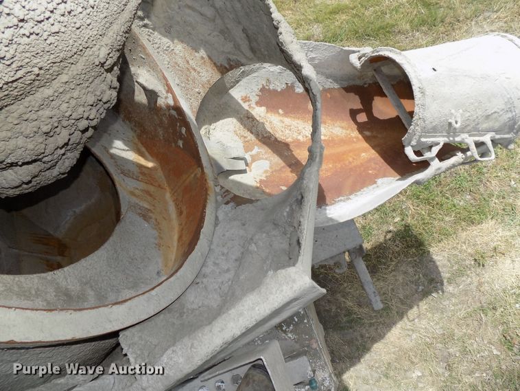 image for item DG2618 1995 International Paystar 5000  ready mix truck