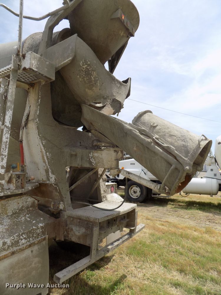 image for item DG2618 1995 International Paystar 5000  ready mix truck