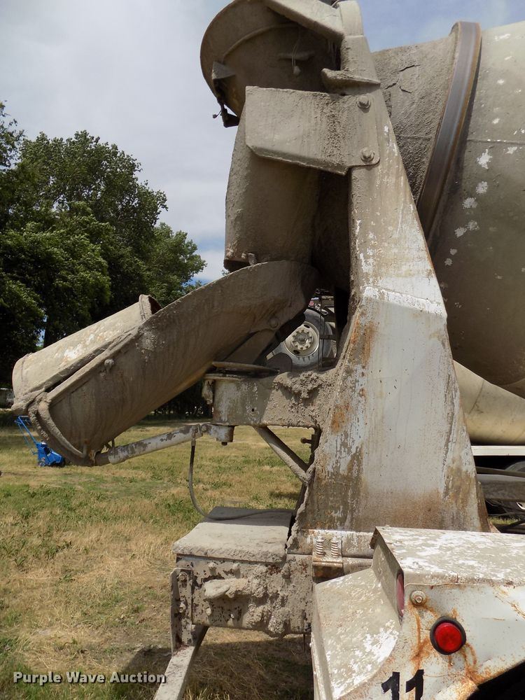 image for item DG2618 1995 International Paystar 5000  ready mix truck