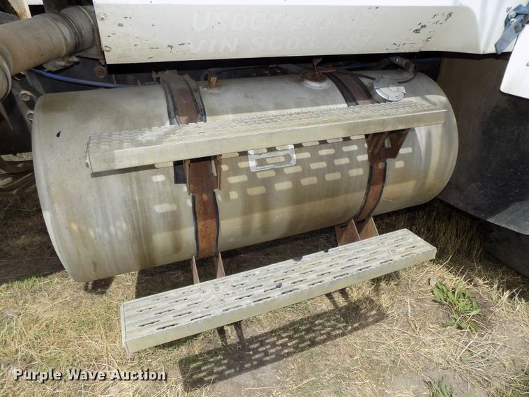 image for item DG2618 1995 International Paystar 5000  ready mix truck