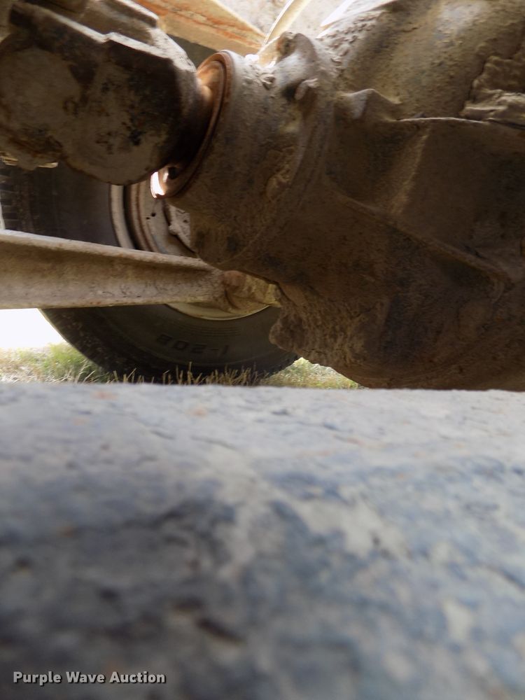 image for item DG2618 1995 International Paystar 5000  ready mix truck