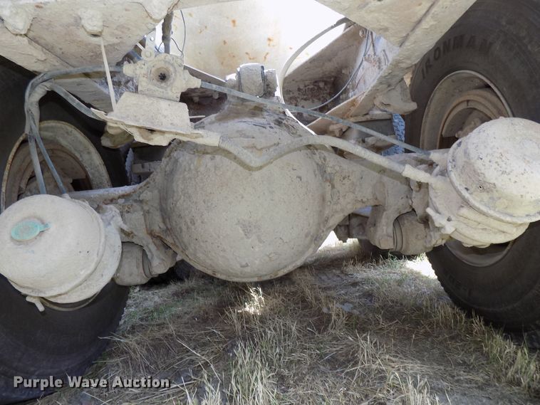 image for item DG2618 1995 International Paystar 5000  ready mix truck