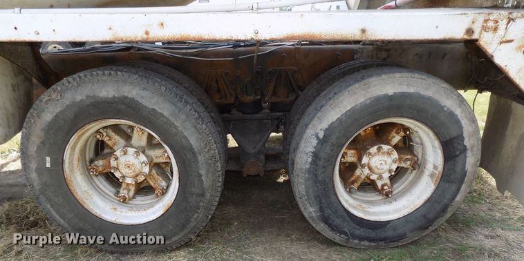 image for item DG2618 1995 International Paystar 5000  ready mix truck