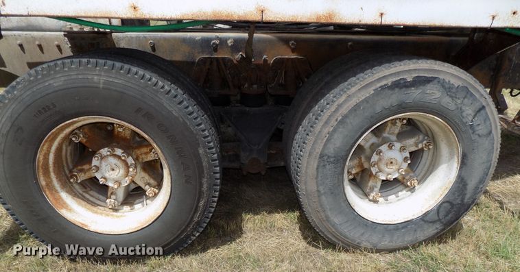 image for item DG2618 1995 International Paystar 5000  ready mix truck