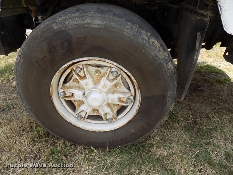 image for item DG2618 1995 International Paystar 5000  ready mix truck