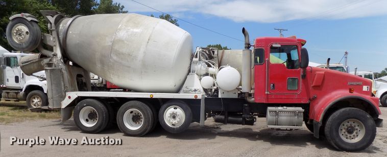 image for item DG2619 2003 Kenworth W900  ready mix truck