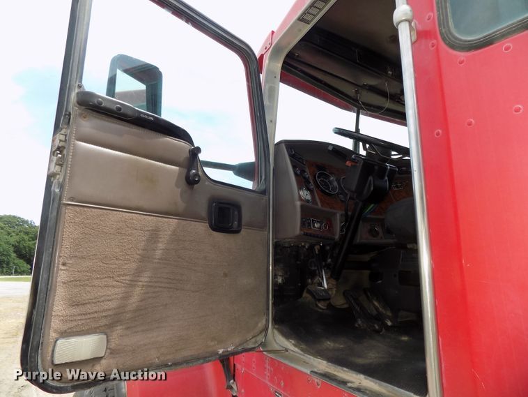 image for item DG2619 2003 Kenworth W900  ready mix truck