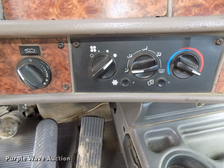 image for item DG2619 2003 Kenworth W900  ready mix truck