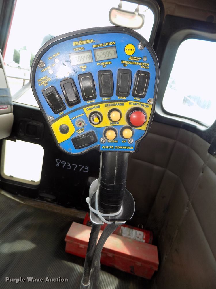 image for item DG2619 2003 Kenworth W900  ready mix truck