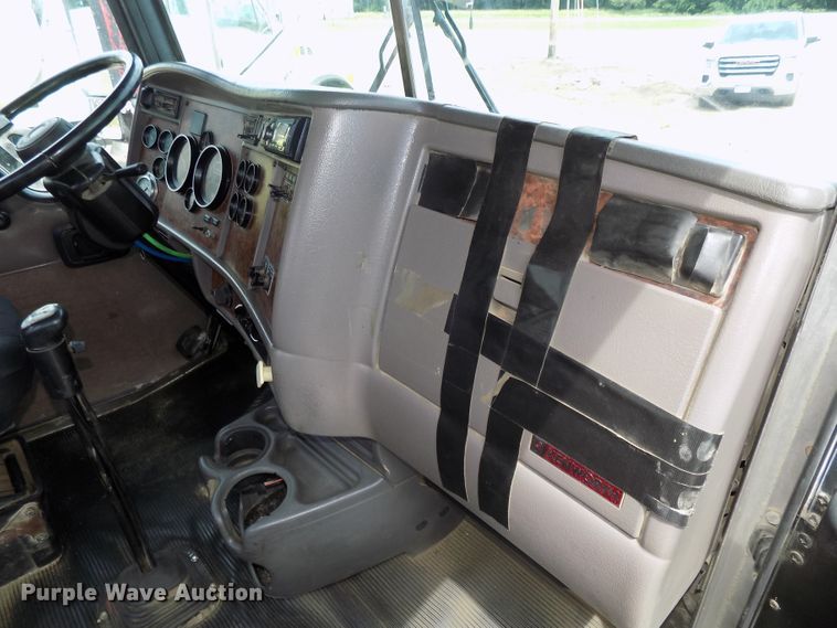 image for item DG2619 2003 Kenworth W900  ready mix truck