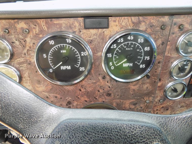 image for item DG2620 1999 International Paystar 5000  ready mix truck