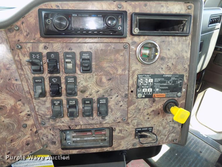 image for item DG2620 1999 International Paystar 5000  ready mix truck