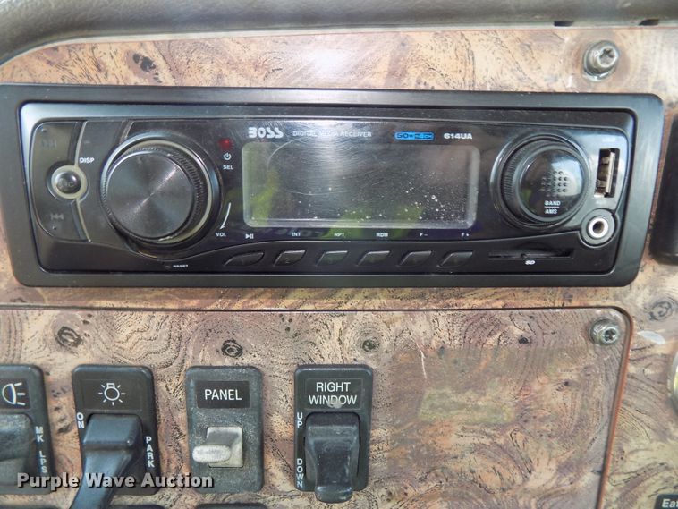 image for item DG2620 1999 International Paystar 5000  ready mix truck