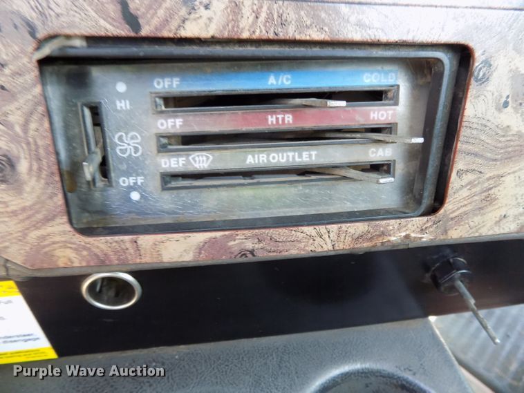 image for item DG2620 1999 International Paystar 5000  ready mix truck