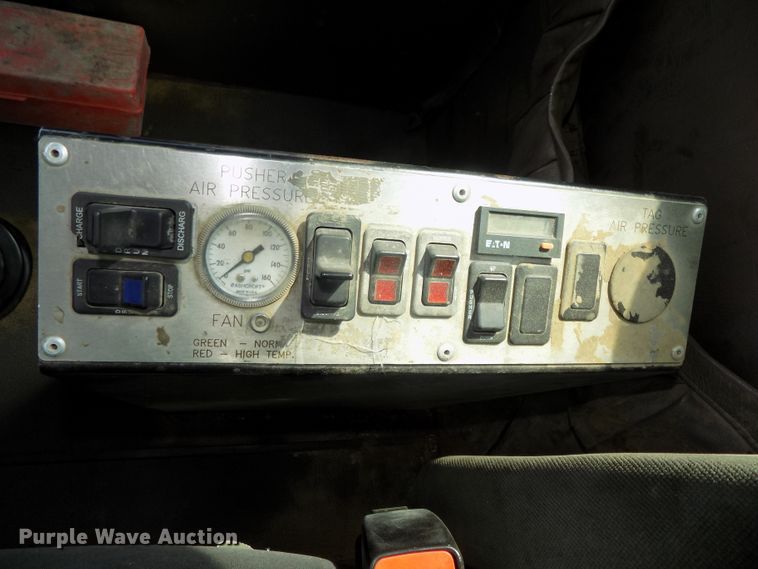 image for item DG2620 1999 International Paystar 5000  ready mix truck