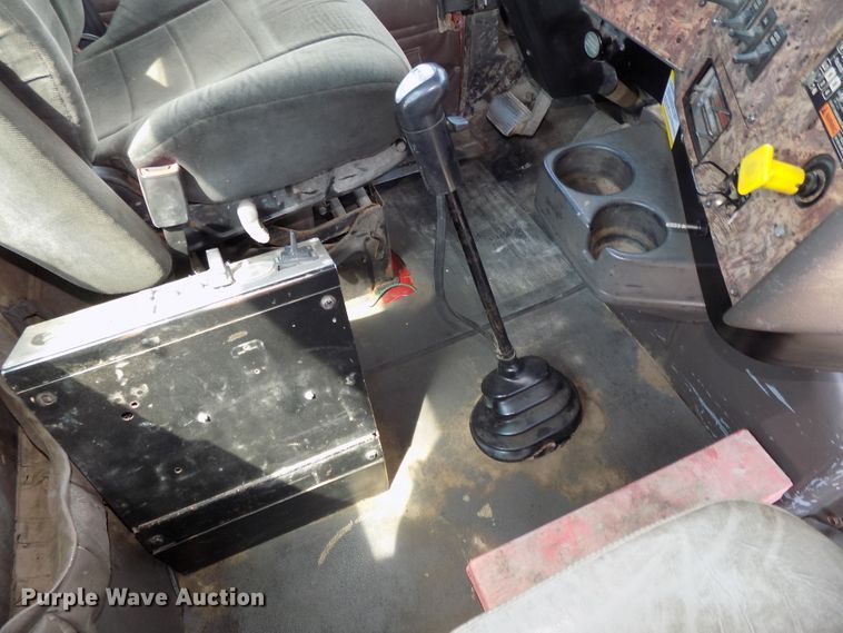 image for item DG2620 1999 International Paystar 5000  ready mix truck